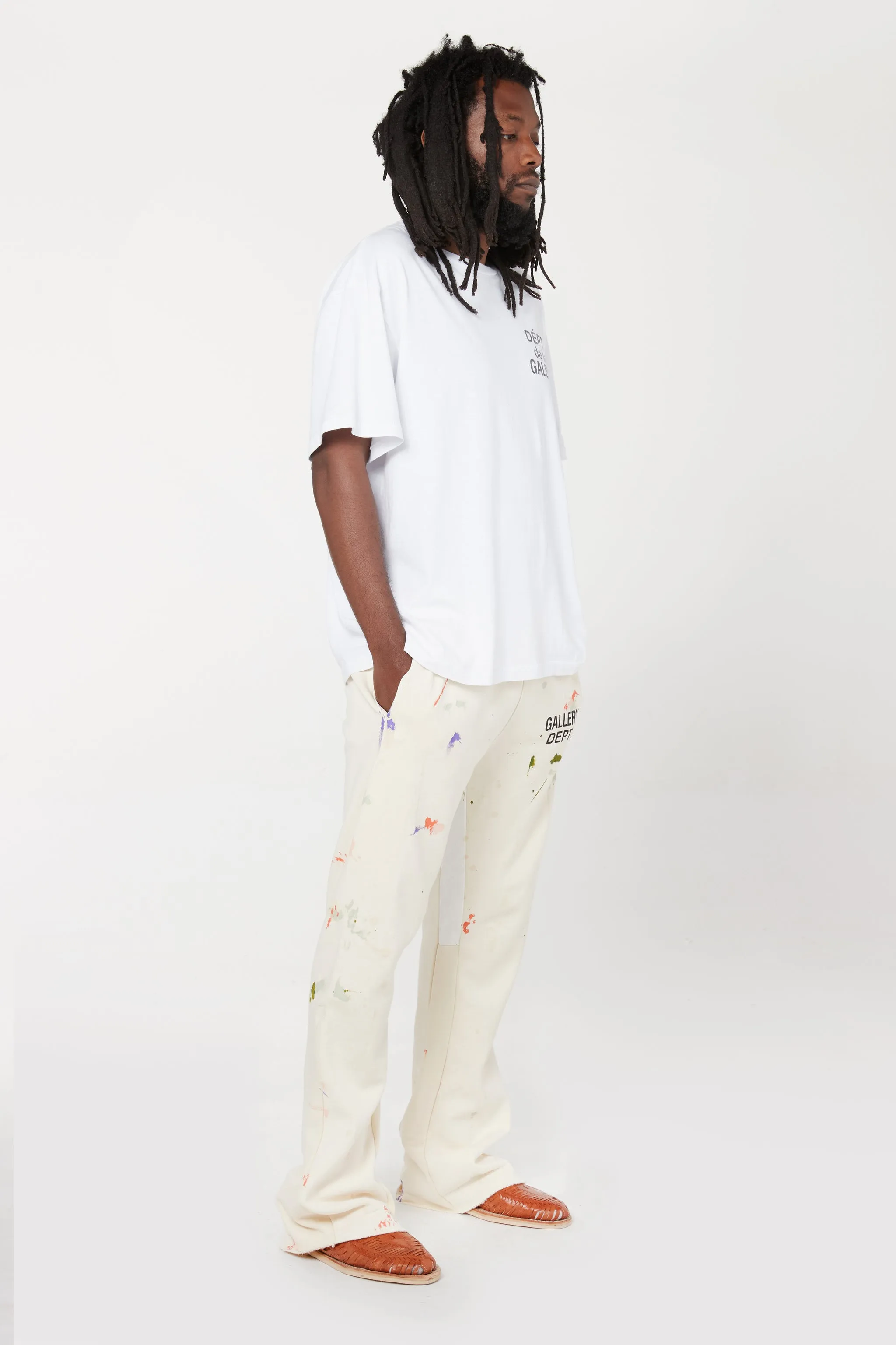 GALLERY DEPT. CLASSIC FRENCH TEE Classic French TEE White S-XL This time the return of the classic French Tee follows the newly replenished version of the official website. The printing is mottled and distressed. The main label/wash water label/code number label are also updated. The old style is newly made and the quality is increased.